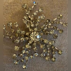 Vintage Snowflake Rhinestone Silver Toned Brooch